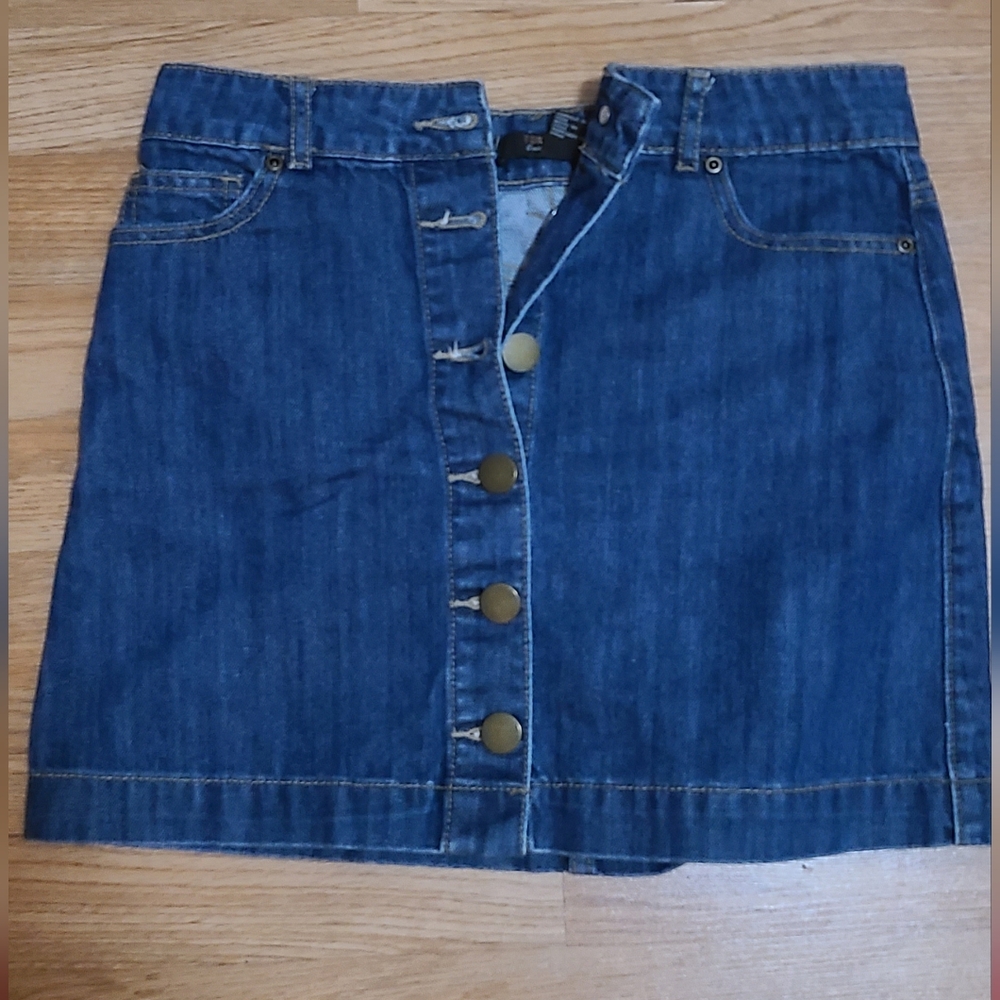 Forever 21 Sz S Button-Up Denim Skirt